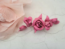 Load image into Gallery viewer, Delicate Pink Rose Vine Fascinator