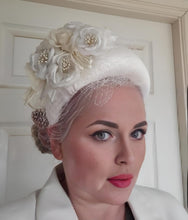 Load image into Gallery viewer, Ivory Silk Headband Fascinator – Bandeau Style with Flowers and Veiling, 10cm Wide