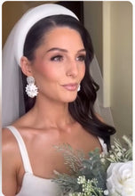 Load image into Gallery viewer, Pale Ivory Padded headband, Jersey headpiece, 4 cms Wide