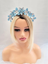 Load image into Gallery viewer, Silver and Blue Daisy Flower Headband Crown