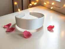 Load image into Gallery viewer, Ivory Bridal Headband – 4cm Wide Duchess Satin Alice Band, Flat Hair Accessory for Weddings