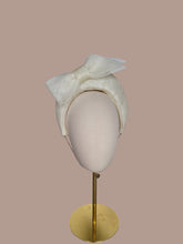 Load image into Gallery viewer, Ivory Bow Fascinator Headband — 7 cm Tall Halo Race Day Headpiece