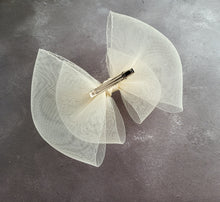 Load image into Gallery viewer, Ivory Double Bow Fascinator, Hair Clip,