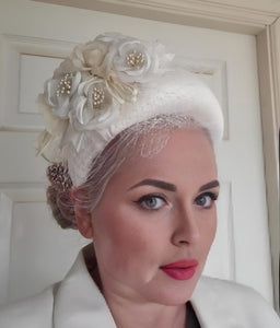 Ivory Silk Headband Fascinator – Bandeau Style with Flowers and Veiling, 10cm Wide