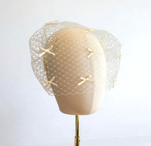 Load image into Gallery viewer, Ivory Bow Fascinator Headband – Bridal Headpiece with Veil and Scattered Bows, Wedding Headpiece