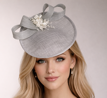 Load image into Gallery viewer, Pale Grey Sinamay Fascinator Hat with Looped Bow and Diamante Flower Brooch Headband