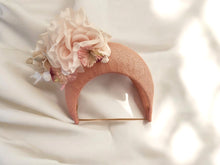 Load image into Gallery viewer, Pale Pink Fascinator 7 cms Tall Headband, with Flowers and Veiling, Halo Shape