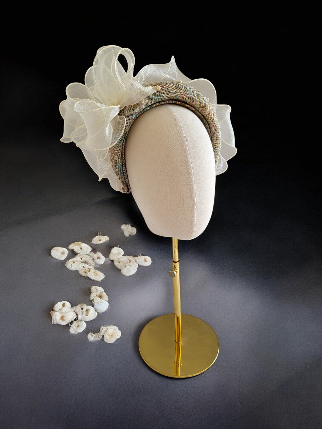 Ivory Bow Fascinator Headband with Rainbow Glitter Straw - Pearl Detail – 5.5cm