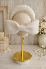 Load image into Gallery viewer, White Sinamay Headband Fascinator with Elegant Bow – 10 cm Wide