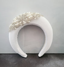 Load image into Gallery viewer, Ivory Velvet Bridal headband fascinator,