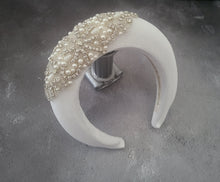Load image into Gallery viewer, Ivory Velvet Bridal headband fascinator,