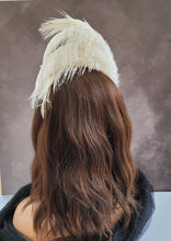 Load image into Gallery viewer, Burlesque ivory feather headdress