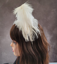 Load image into Gallery viewer, Burlesque ivory feather headdress