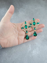 Load image into Gallery viewer, Green Crystal Teardrop Earrings Clip on