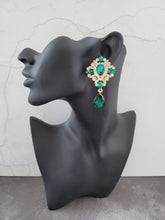 Load image into Gallery viewer, Green Crystal Teardrop Earrings Clip on