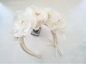 Ivory Fascinator Headband, Ascot Headpiece, Wedding Halo Crown, with Chiffon Flowers, Kentucky Derby Fascinator, Ascot hat