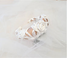 Load image into Gallery viewer, White ribbon and Beige Silk Padded Headband